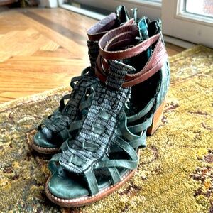 Freebird by Steven Sandals Green Black Brown with heel